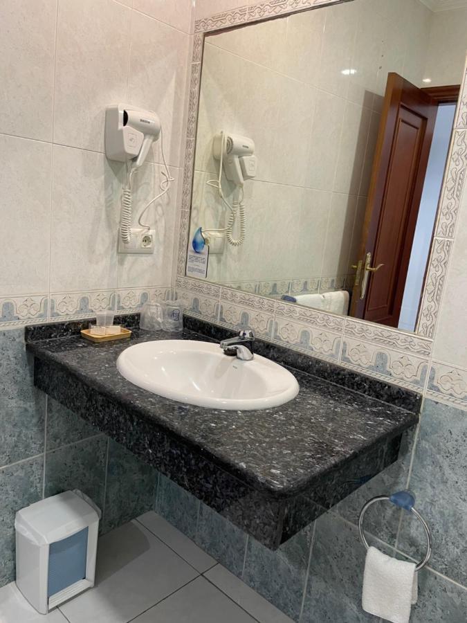 Hotel Venezuela Sanxenxo Exteriör bild
